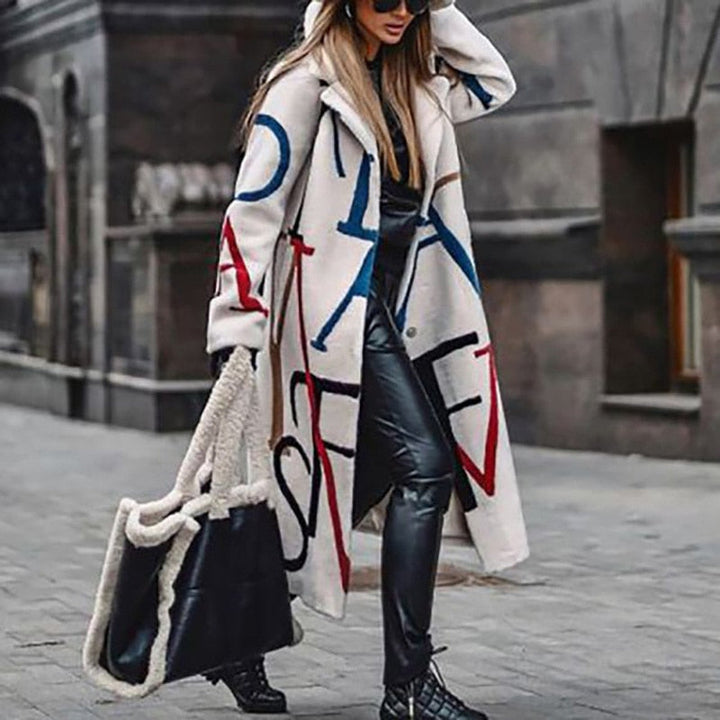 Trendy oversized dames winterjas, warm en stijlvol voor het najaar. Perfecte loosefit jas voor koude dagen.