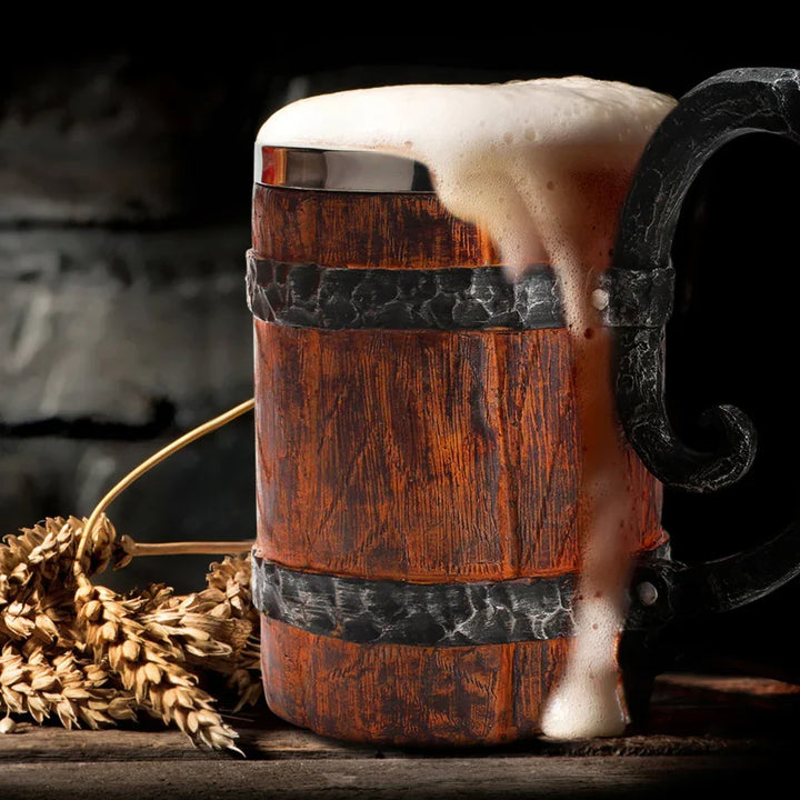 Unieke middeleeuwse mok, perfect Vaderdag cadeau voor mannen. Stoere viking beker met gedetailleerd handvat.