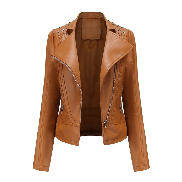 Stijlvolle damesjas met unieke studs, ideaal als herfstjas of winterjas.