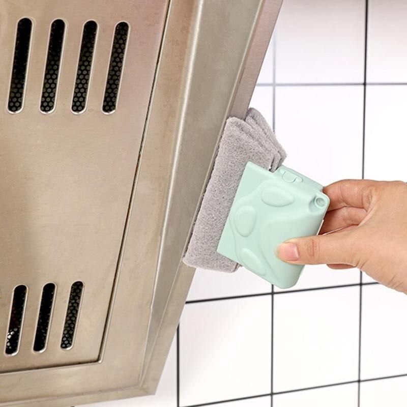 Effectieve groevenborstel verwijdert vuil en vet uit smalle kieren in de keuken.