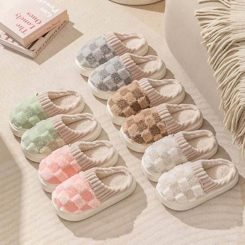 Winterklaar: dikke en zachte unisex pantoffels. Warme, comfortabele sloffen met antislipzool voor thuis.