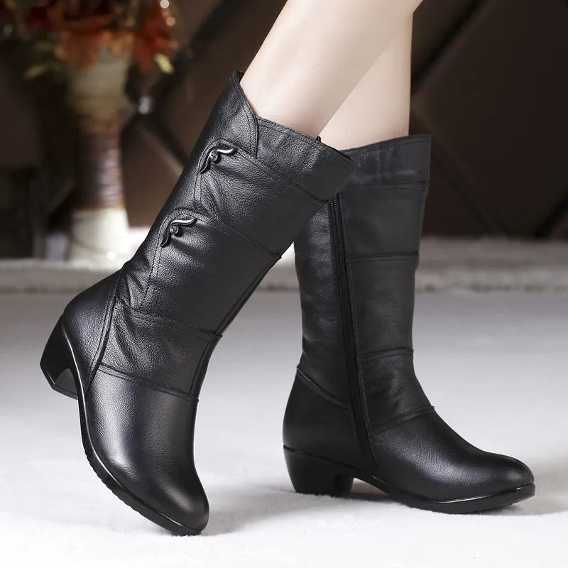Zwarte dameslaarzen voor de winter, warm, comfortabel en modieus. Essentiële winterschoenen.
