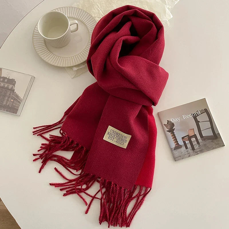 Blauwe unisex kasjmier blend sjaal. Luxueus zacht en extra warm, ideaal accessoire voor de koude wintermaanden.