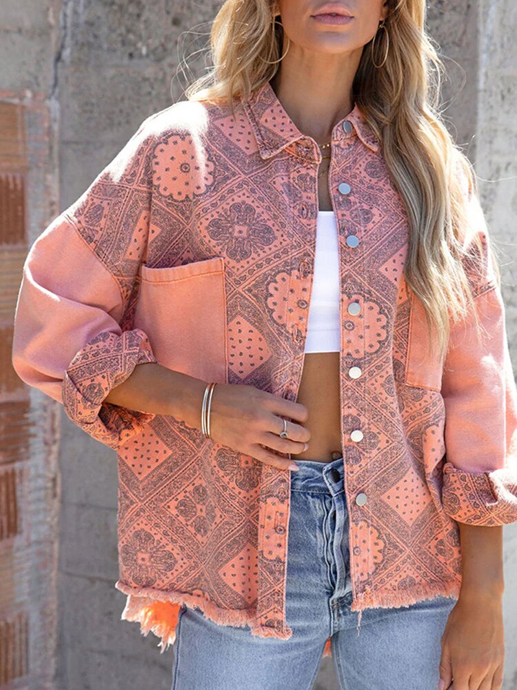 Stijlvol roze dames herfstjasje met vintage look en comfortabele losse pasvorm. Bohemian design.