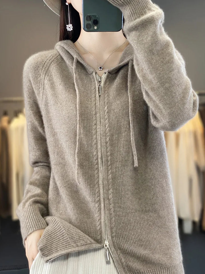 Modern dik dames wintervest, trendy en warm. Dit vest is perfecte casual kleding voor de winter.
