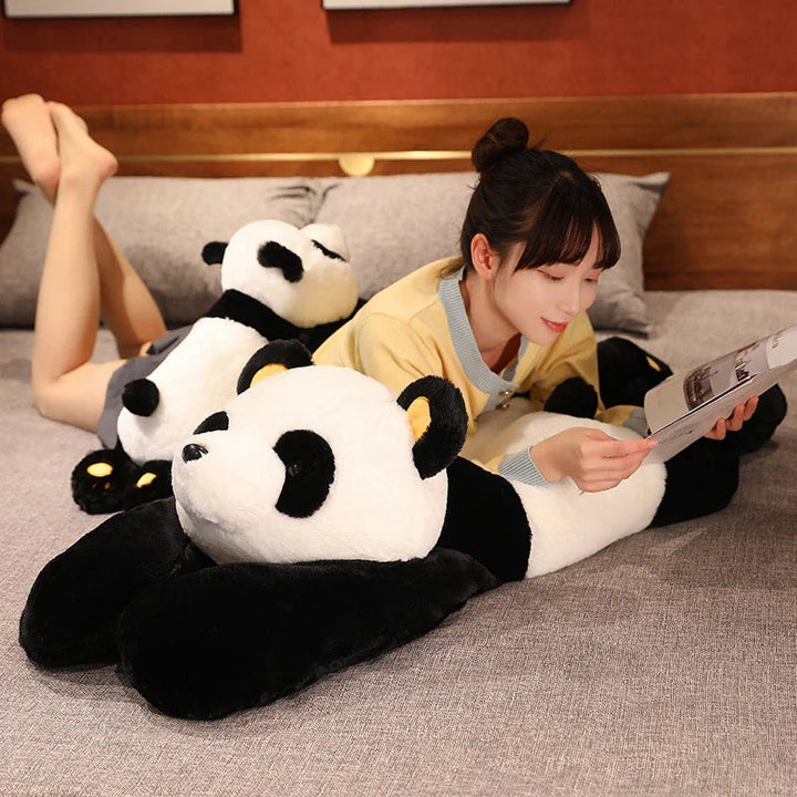 Ultiem zachte, gigantische panda knuffel; perfecte knuffelvriend voor ontspanning en comfort.