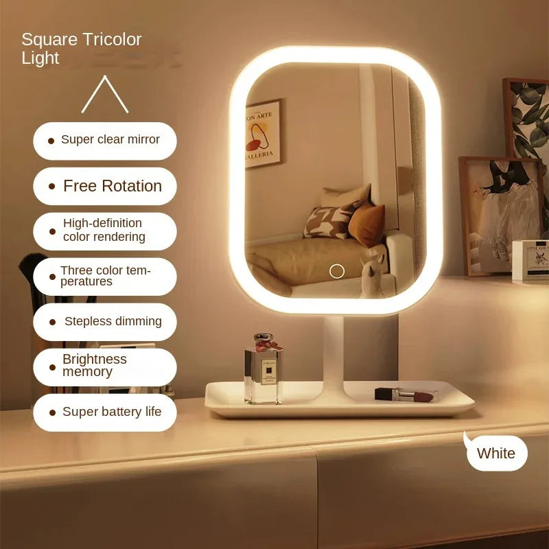 Modern badkameraccessoire: LED lichtspiegel met touchbediening. Optimale verlichting voor make-up en scheren.