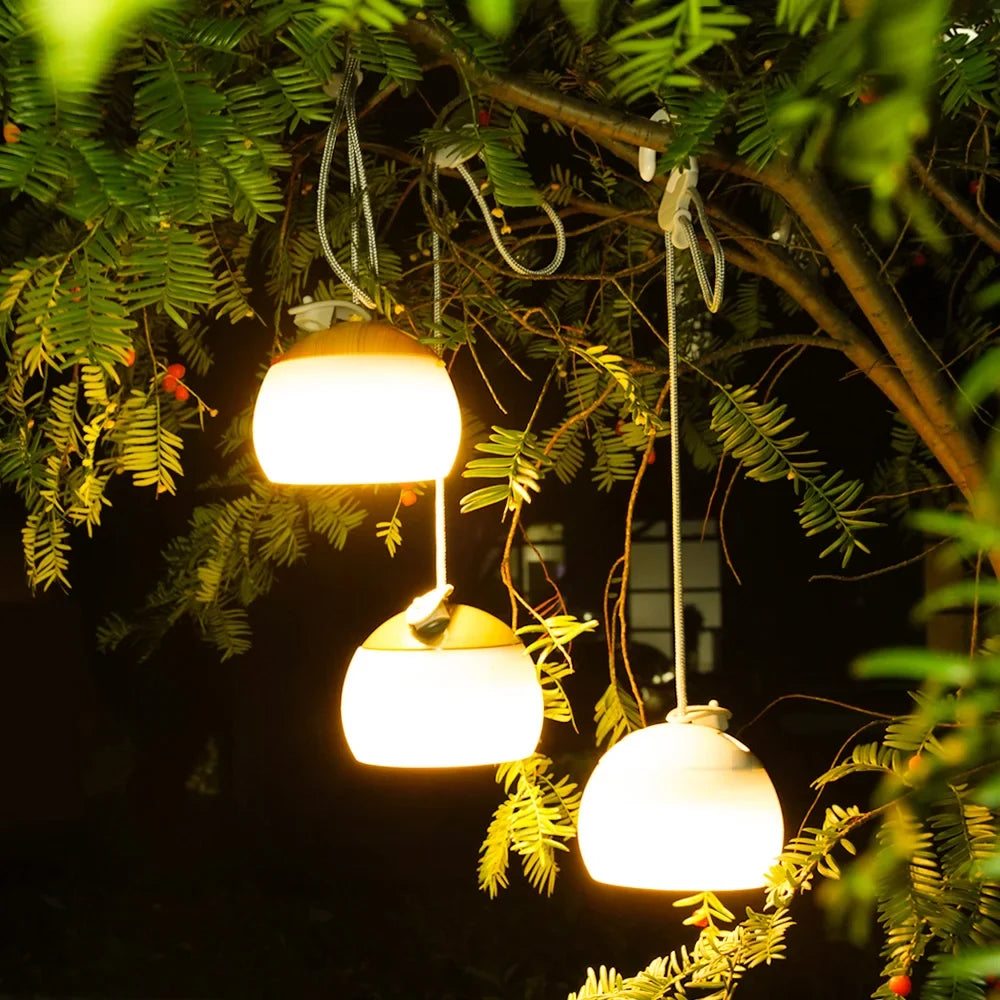 LED retro lantaarn van DangTern, USB oplaadbaar. Geeft warm sfeerlicht en is draagbaar voor al je outdoor momenten.