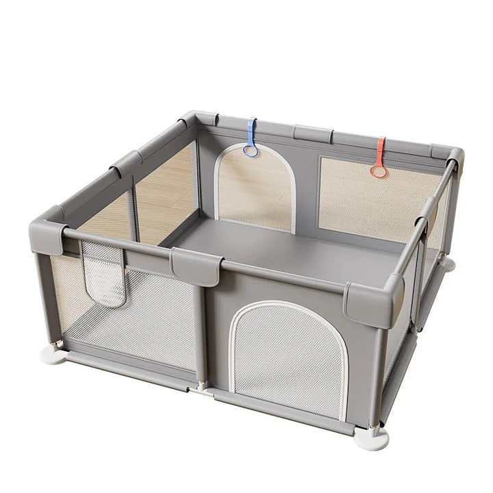 Robuuste kinderbox met veilige constructie, perfect voor speelruimte en ontwikkeling. Essentieel babyspeelgoed.