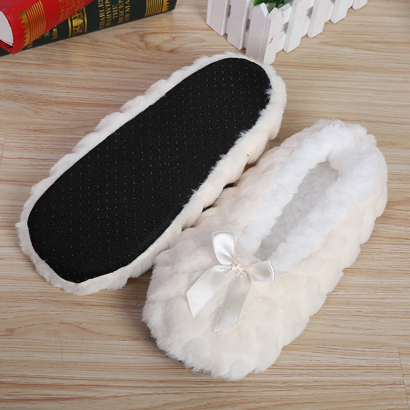 Zachte April damessloffen: pluizig, warm en comfortabel, een must-have voor de winter.