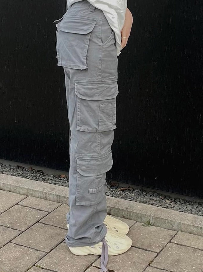 Lichte dames cargo broek met wijde pijpen, ademend en trendy voor comfortabele zomerse mode.