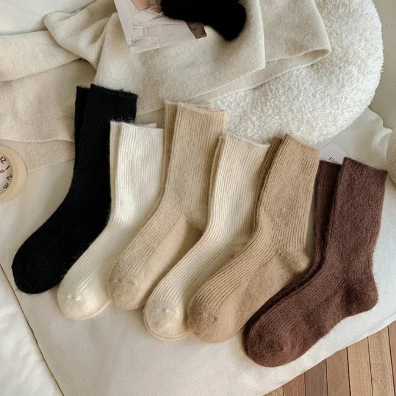 Warme dames sokken van premium kasjmier en wol, perfect voor herfst en winter.
