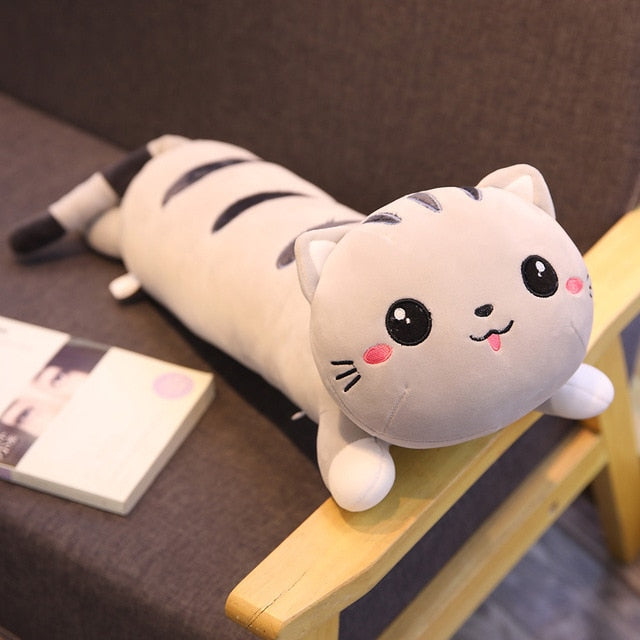 Veelzijdig lang kattenkussen, ideaal als knuffel, sierkussen of decoratie voor de woonkamer.