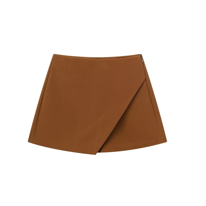 Stijlvol Dames Zofie broekrokje. Asymmetrisch detail, trendy dames kleding voor zomerse dagen.