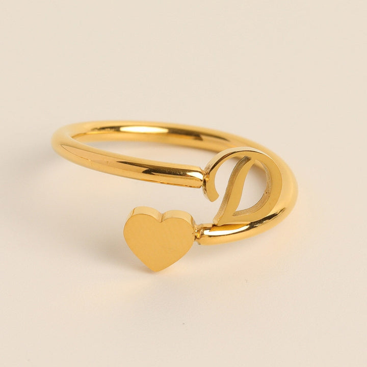 Gepersonaliseerde goudkleurige hartring voor dames, initialen sieraad, mode accessoire.