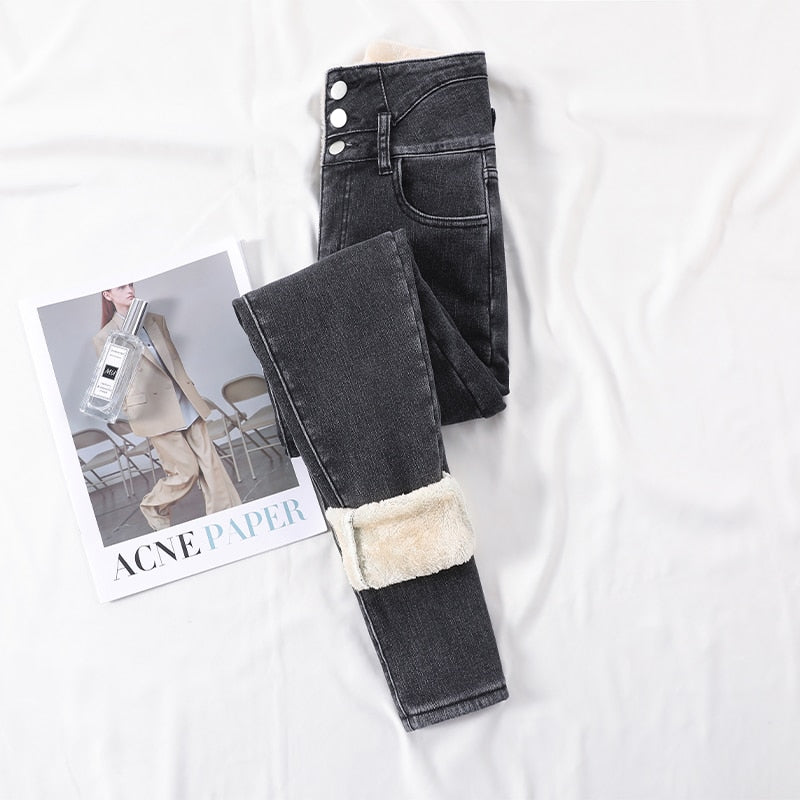 Stijlvolle dames thermobroek, stretch en warm, essentieel voor winterkleding.