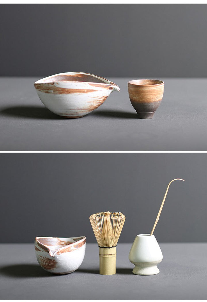 Ergonomische bamboe theelepel (chashaku) voor nauwkeurige dosering van matcha poeder in de theeset.