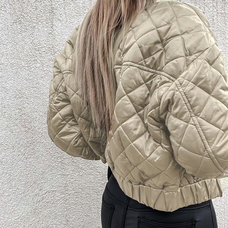 Comfortabel gewatteerd damesjack, veelzijdig en stijlvol, perfect voor dagelijkse mode.