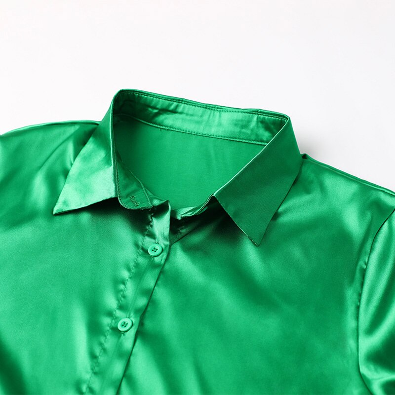 Luxe Sammie Satin dames blouse, stijlvol en comfortabel voor alle seizoenen.