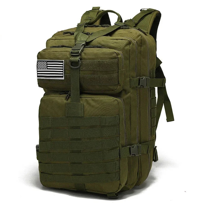 TrailPro tactische rugzak met waterafstotende stof, 30L, voor kampeerders en hikers.