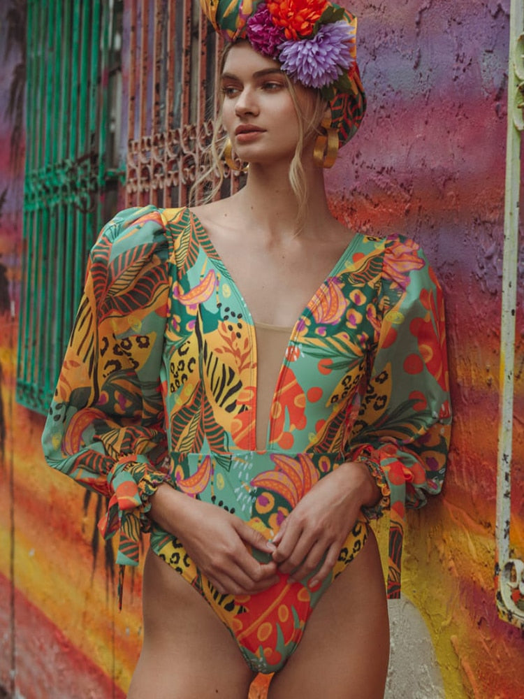 Close-up van de trendy Bonita boho bikini top voor dames, kleurrijk en comfortabel voor de zomer.