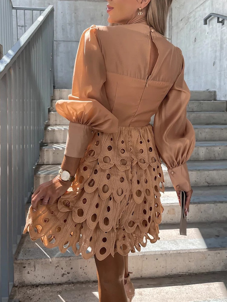 Trendy dames zomerjurk (PaulaDress) in abrikoos, zwart of khaki, comfortabele pasvorm.