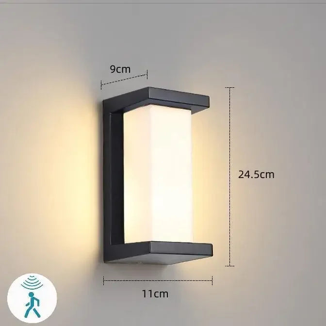 Laguna LED wandlamp met bewegingssensor voor automatische buitenverlichting. Warm wit licht, waterdicht en energiezuinig.