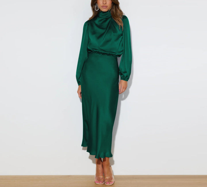Groene satijnen damesjurk Evelina. Elegante maxi galajurk perfect voor formele feesten en speciale gelegenheden.