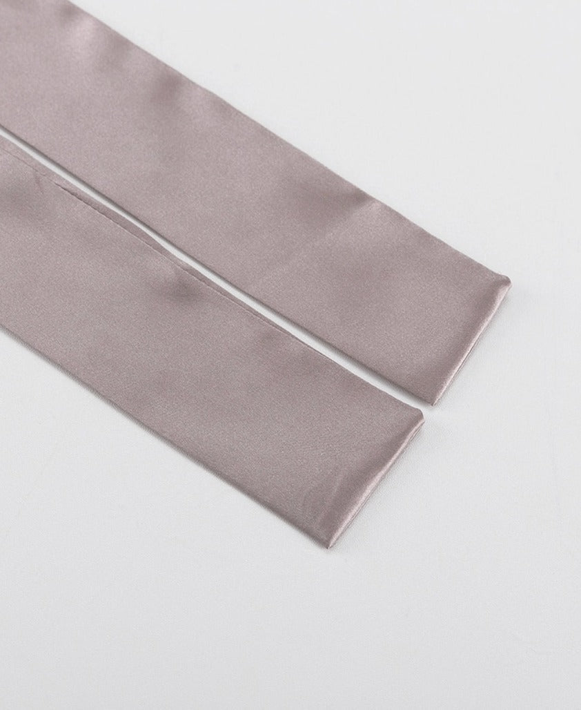 Dames vrijetijdskleding set met veren, modieus en heerlijk comfortabel.