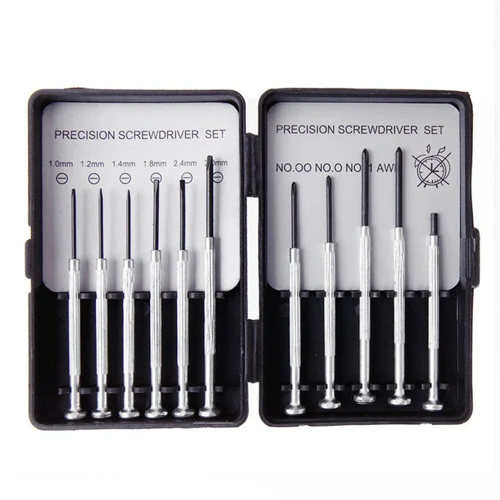 Overzicht van de diverse tips (plat, kruiskop) in de 11-delige schroevendraaierset voor alle fijne reparaties.