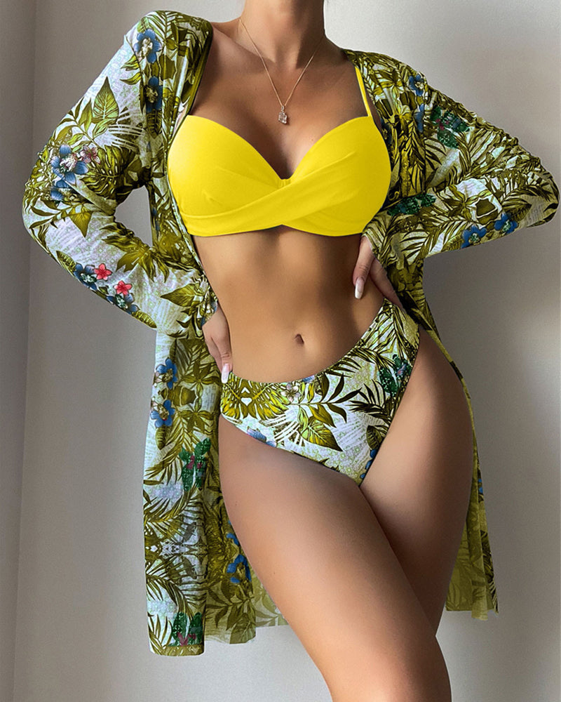 Dames badkleding: effen bikini met losvallende cover-up, perfect voor vakantie.