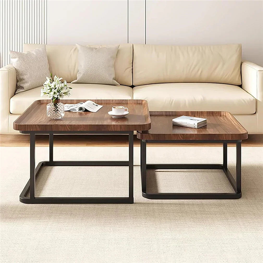 Set van 2 moderne vierkante salontafels, walnoot blad met zwart metalen frame. Ideaal voor de woonkamer.