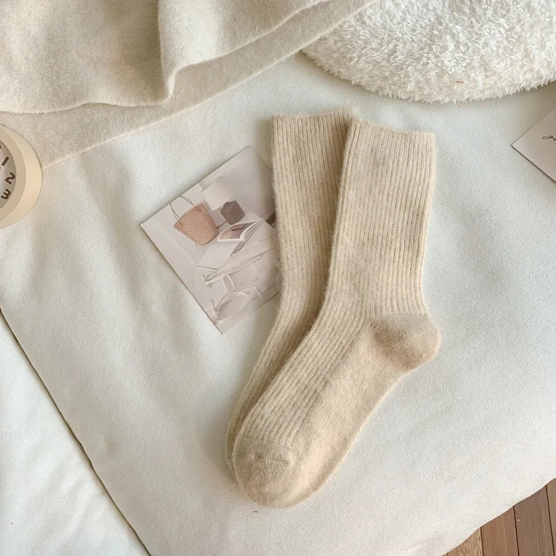 Ademende kasjmier wollen sokken voor dames, bieden warmte zonder oververhitting.