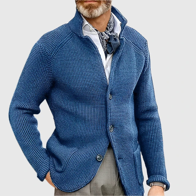 Rijke textuur van een gebreid heren cardigan, warm, stijlvol en comfortabel.