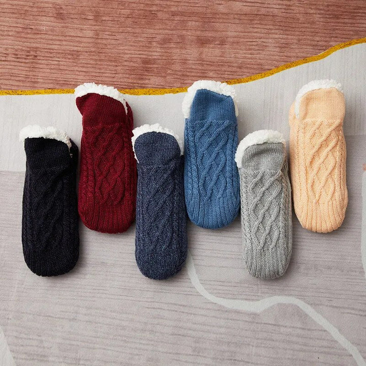 Warme CozySteps kasjmier pantoffels. Extra dikke unisex huissokken voor comfortabele warmte binnenshuis.