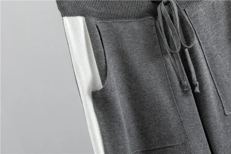 Warm herfst/winter dames trainingspak Isla. Tweedelige set voor comfort en stijl, perfect voor binnen en buiten.