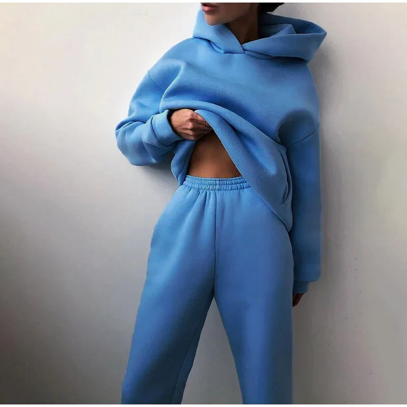 Ruime, oversized dames joggingset, comfortabel en modieus huispak voor relaxte dagen.