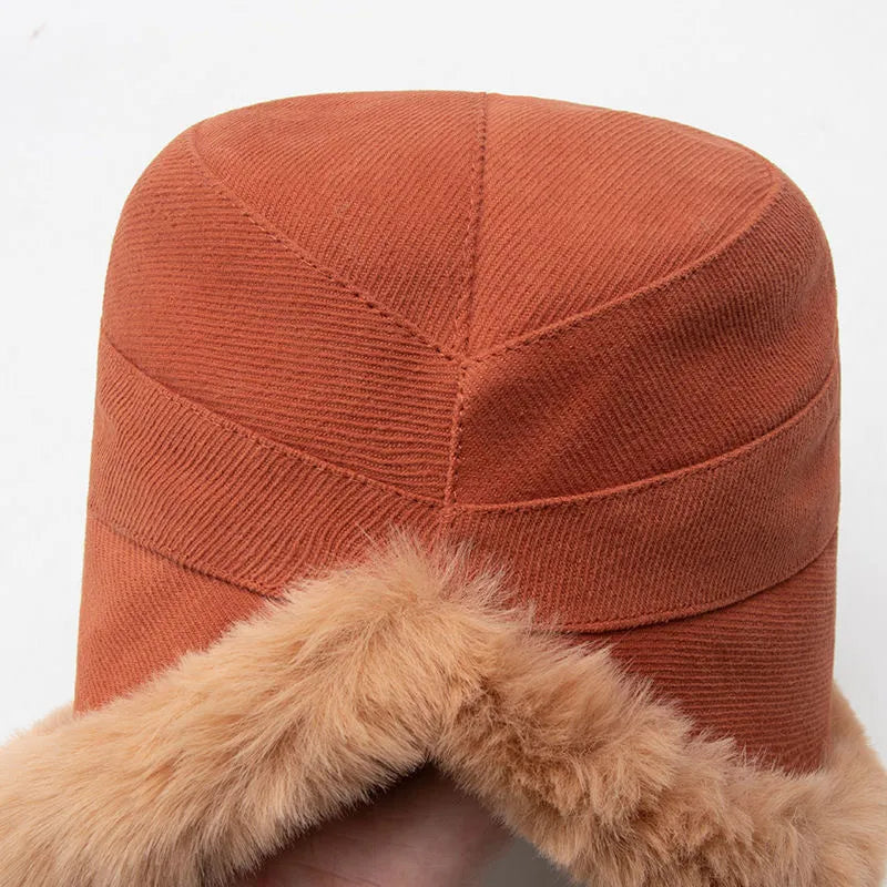 Warm pluche vissershoedje dames, comfortabel en modieus, ideaal voor koude winterochtenden.