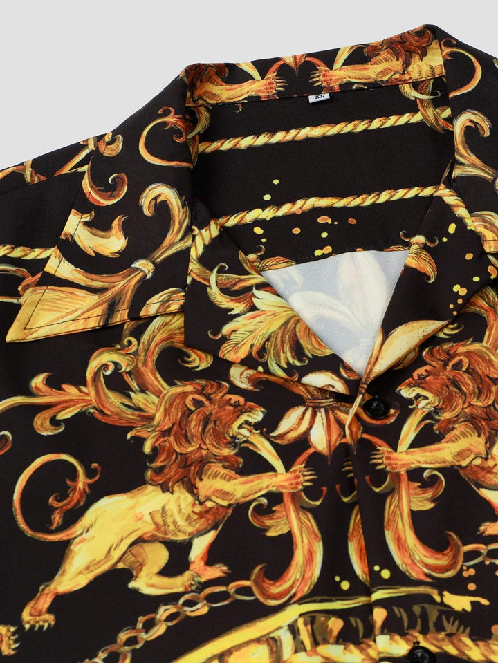 Trendy korte mouw barok overhemd voor heren, zwarte stof met glanzende gouden details.