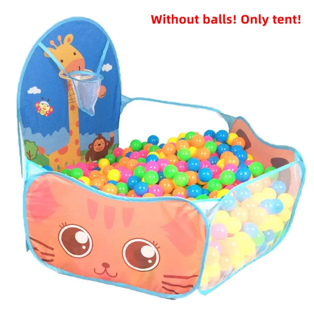 Lachende kinderen spelen in opvouwbare ballenbak speeltent met basketbalring, perfect voor binnen & buiten plezier.