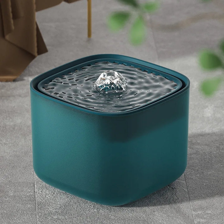 Huisdier waterfontein 3L met ultra-stil en automatisch systeem. Essentieel voor gezonde hydratatie van katten.