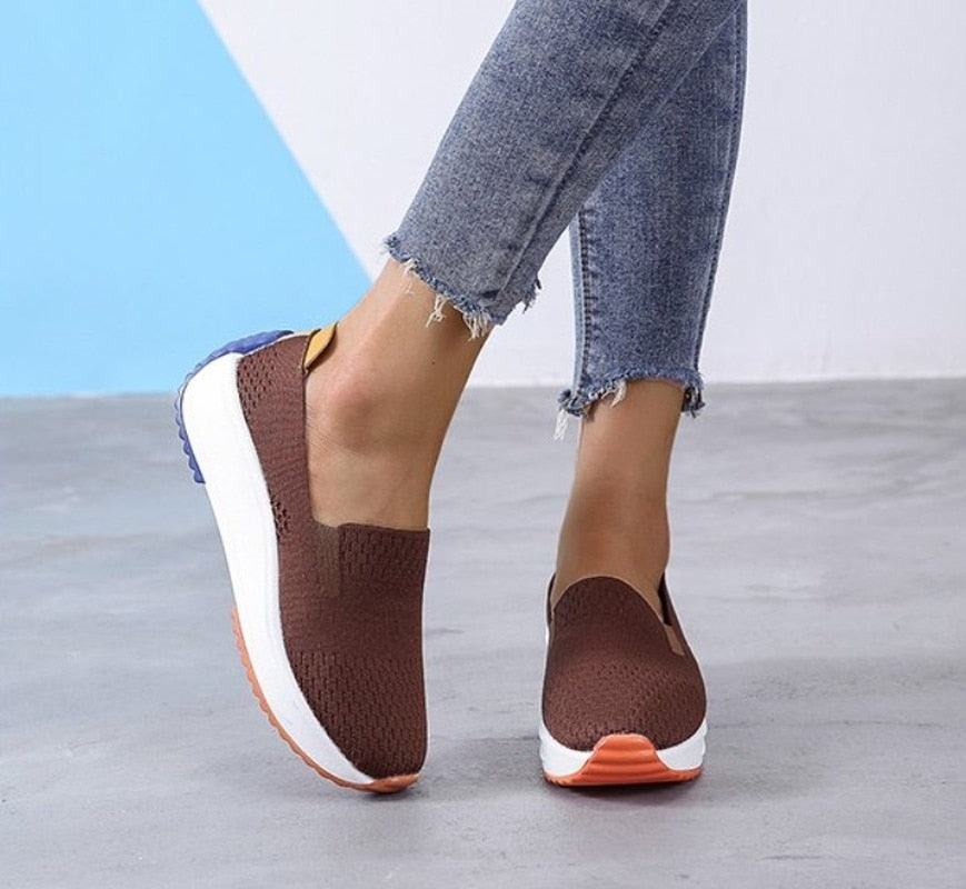 Ergonomische dames loop schoenen in trendy design; comfortabele zomerschoenen voor modebewuste vrouwen.