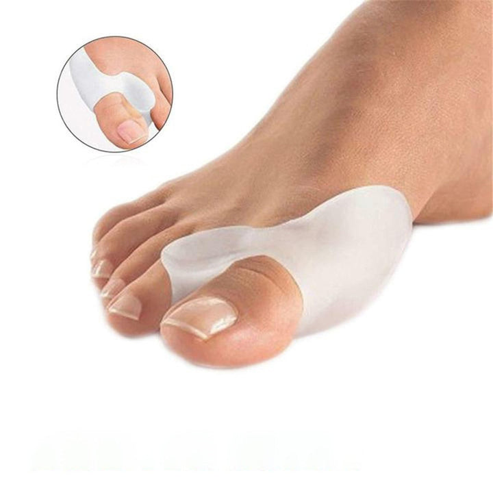 Siliconen hallux valgus teenbeschermer voor bunion correctie, biedt comfort en pijnverlichting.