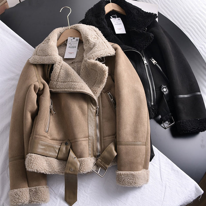 Elegante damesjas met lange mouwen, perfecte bovenkleding voor een stijlvolle look in elk seizoen.
