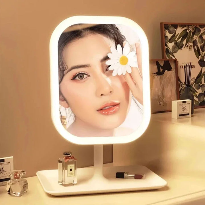 Compacte schoonheid spiegel met heldere LED verlichting en intuïtieve touchbediening. Een must-have voor verzorging.
