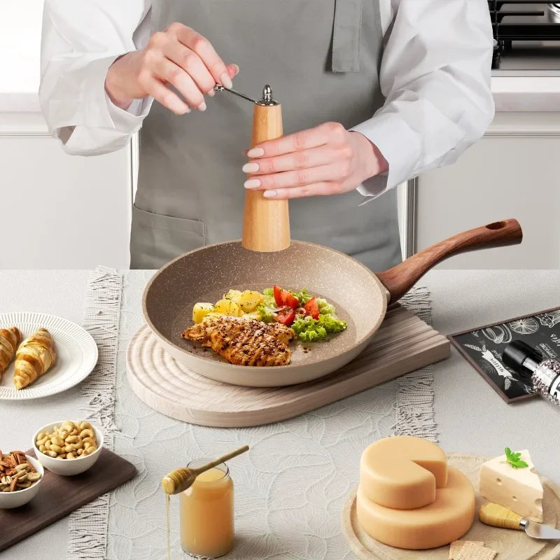 Moderne inductie koekenpan met superieure antiaanbak granietcoating. Essentieel kookgerei voor snel en makkelijk koken.