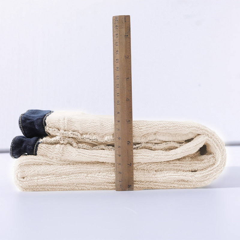 Vooraanzicht van de warme dames winter thermobroek, comfortabel en stretch.