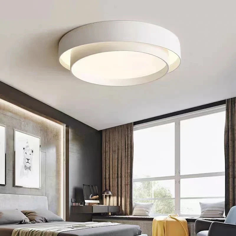 Moderne LED plafondlamp, rond design voor stijlvolle verlichting in woonkamer.
