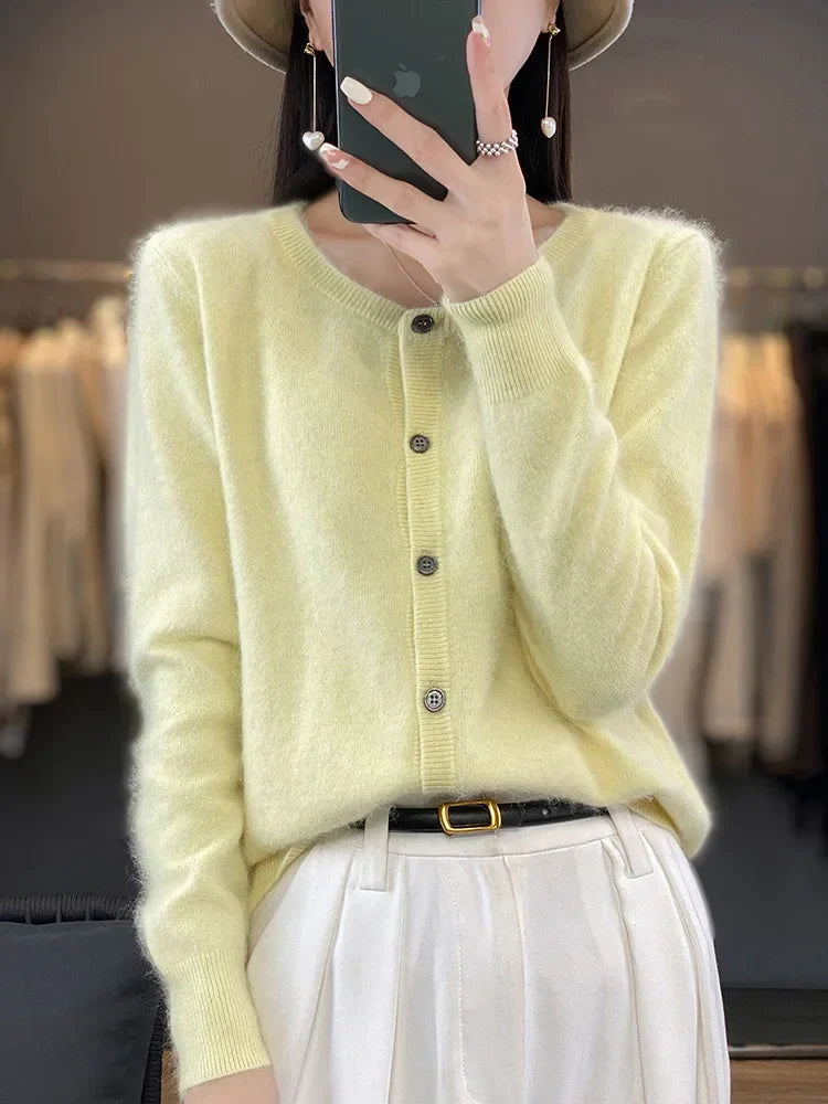 Veelzijdig damesvest met ronde hals, ideaal voor lente en herfst, comfortabel en modieus.