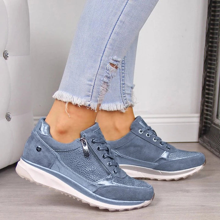 Duurzame en stevige dames wandelschoenen, ontworpen voor betrouwbare grip en comfort op elk terrein.